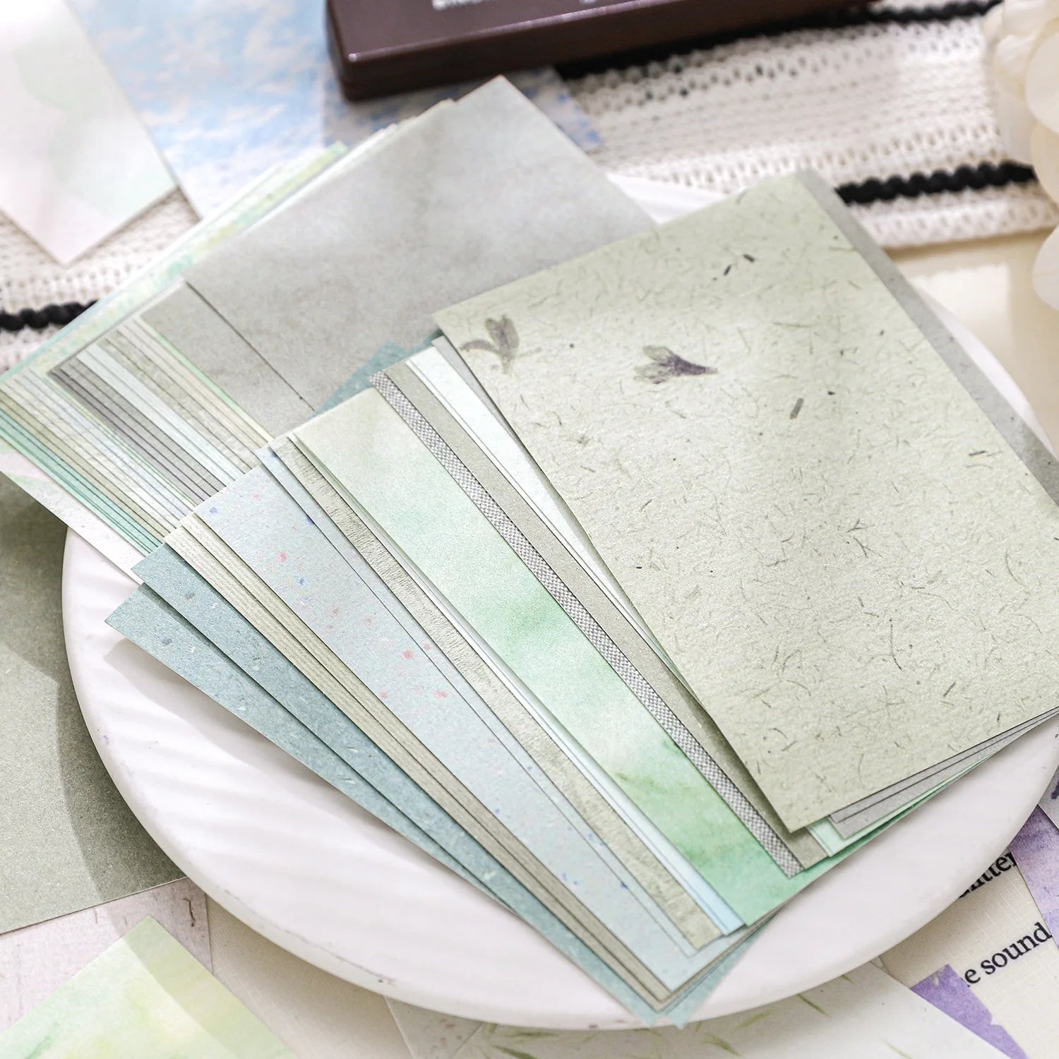 Cleaned-up Title:
Dreamland Memo Pad – 50pcs Decorative Paper for Journaling & Scrapbooking Divina Constitutio