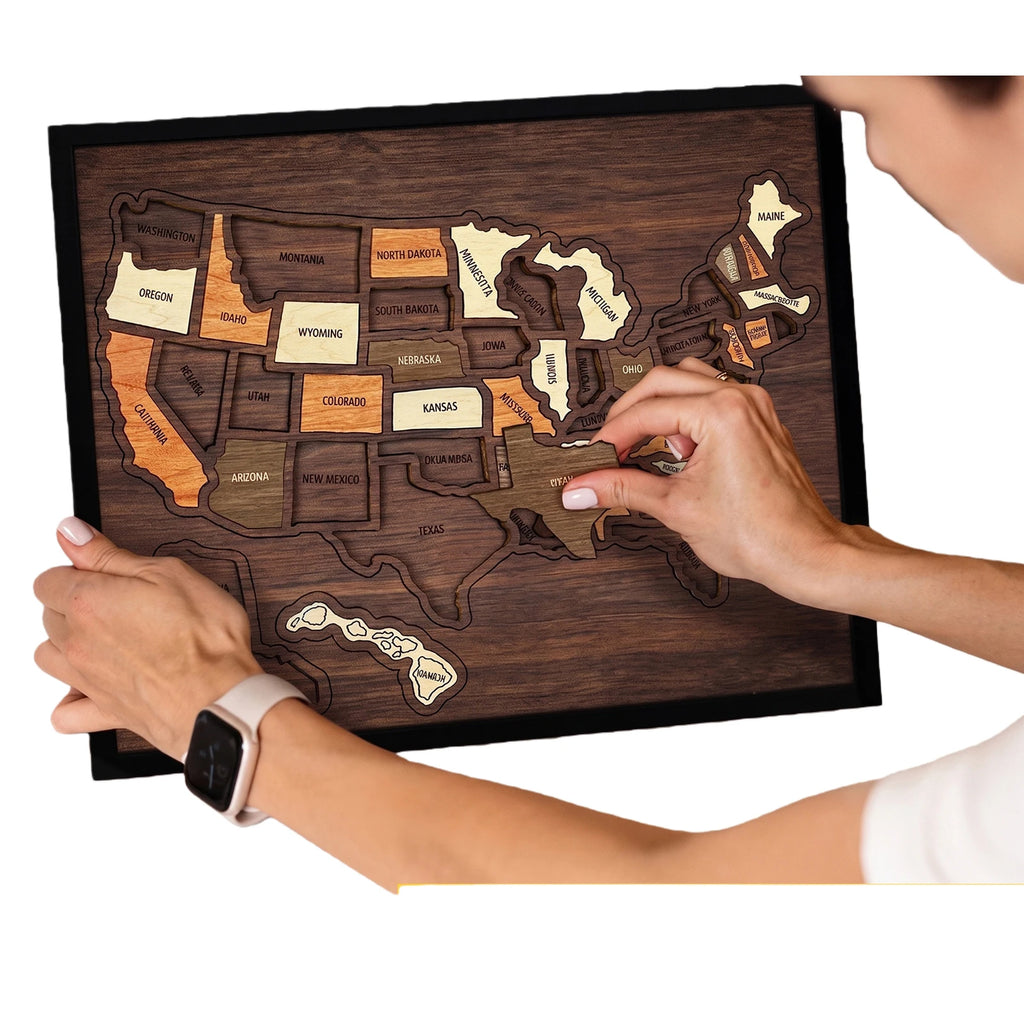 MapQuest USA Puzzle showing a colorful map of the United States, partially assembled.